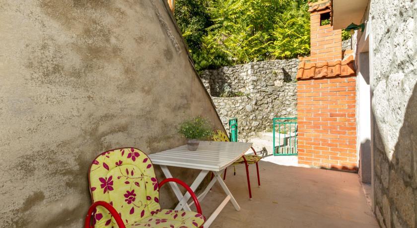 Apartment Old Stone House Lokva Rogoznica Ruang foto