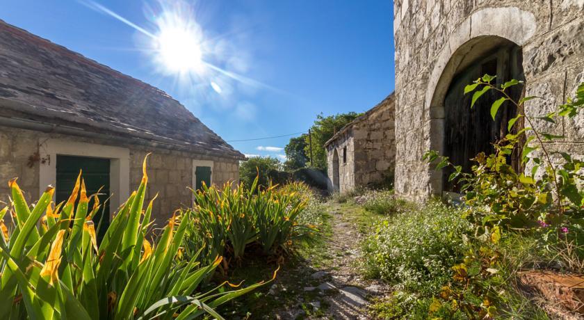 Apartment Old Stone House Lokva Rogoznica Ruang foto